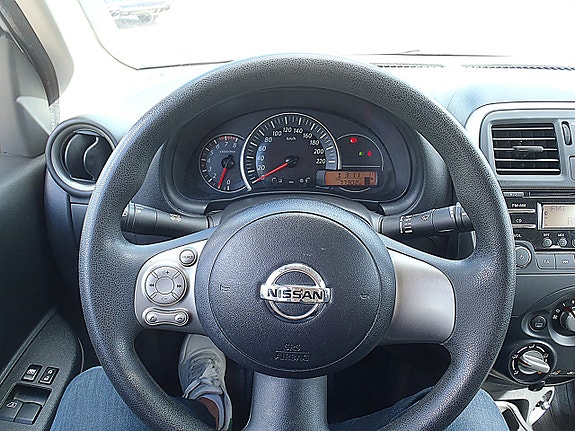 Nissan Micra 6 of 9