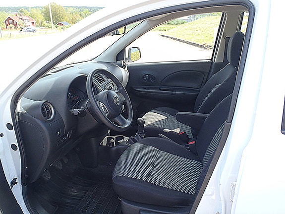 Nissan Micra 5 of 9