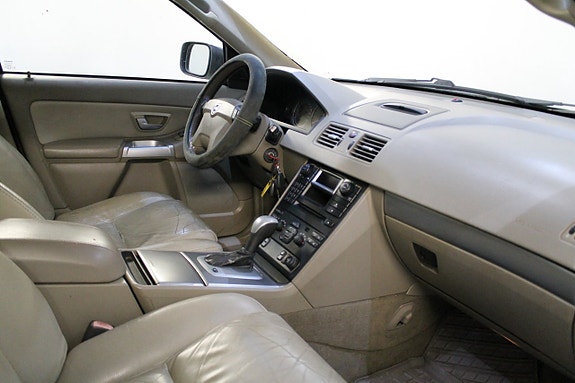 Volvo XC90 9 of 14