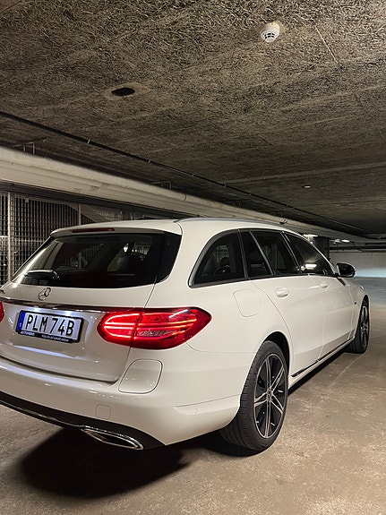 Mercedes-Benz C300 e 2 of 5