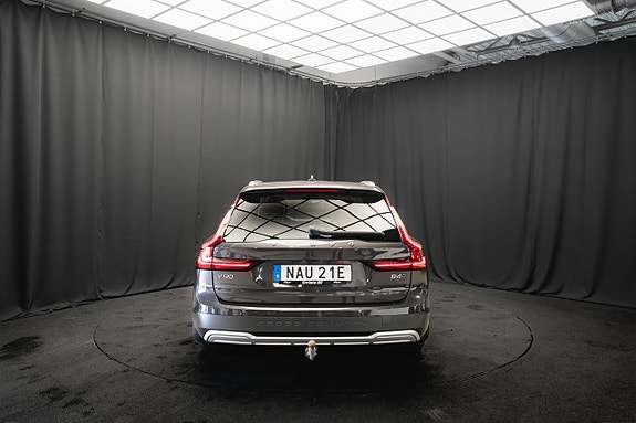 Volvo V90 Cross Country 7 of 24