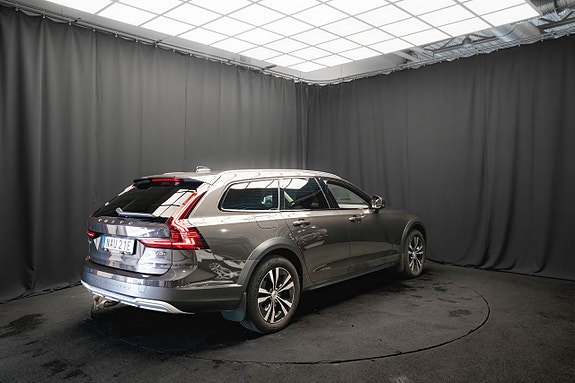 Volvo V90 Cross Country 6 of 24