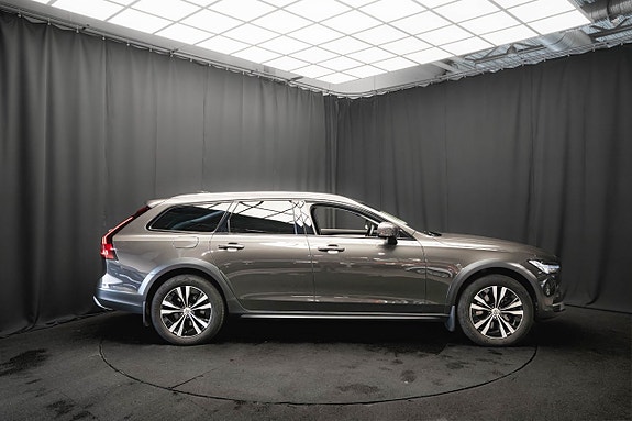 Volvo V90 Cross Country 5 of 5