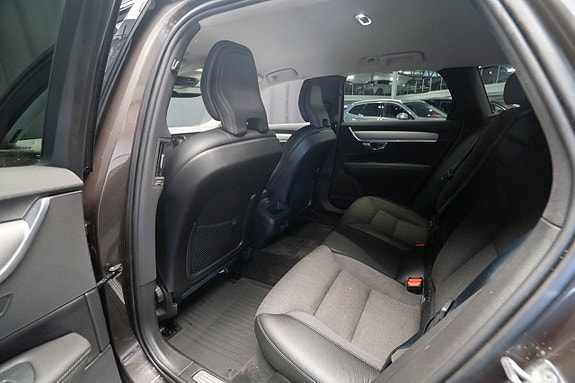 Volvo V90 Cross Country 17 of 24
