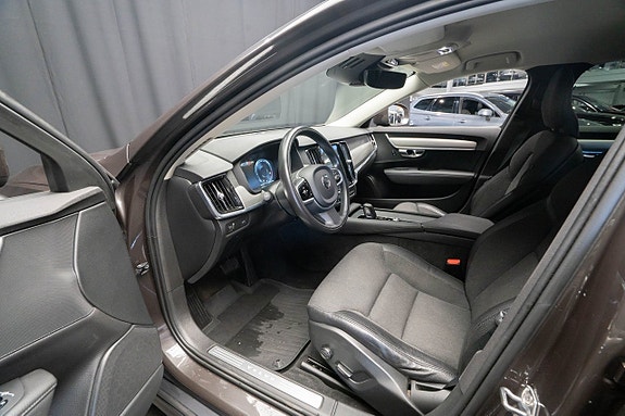 Volvo V90 Cross Country 14 of 24