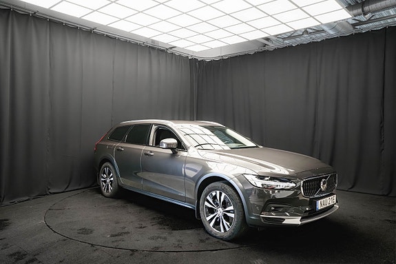 Volvo V90 Cross Country 4 of 5