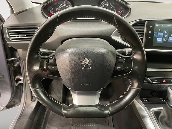 Peugeot 308 11 of 21