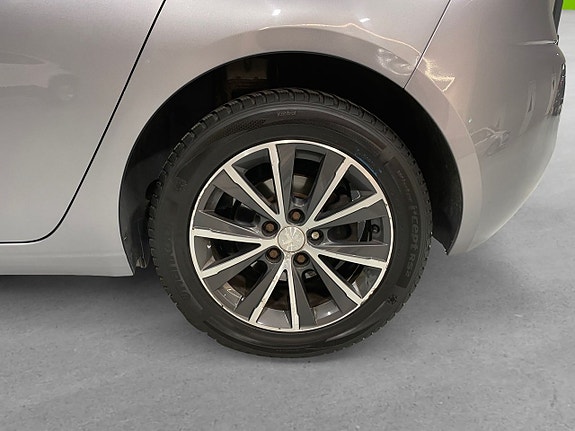 Peugeot 308 8 of 21