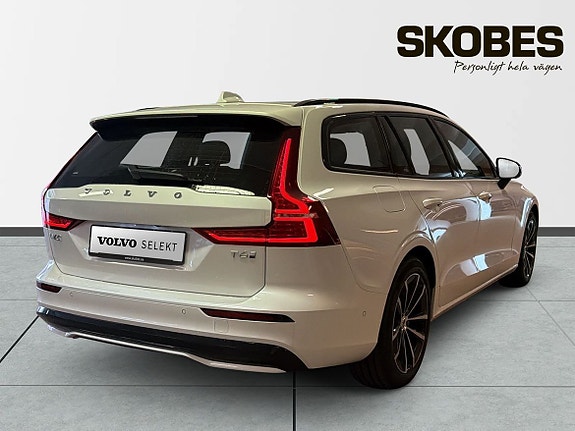 Volvo V60 2 of 5