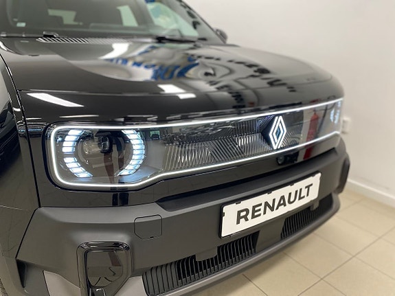 Renault 4 E-Tech 5 of 5