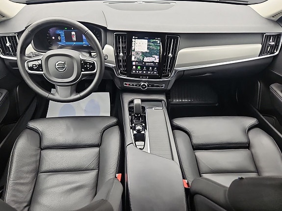 Volvo V90 Cross Country 11 of 13