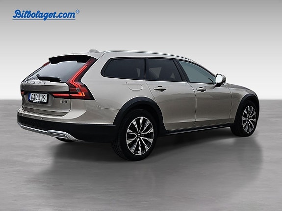 Volvo V90 Cross Country 6 of 13