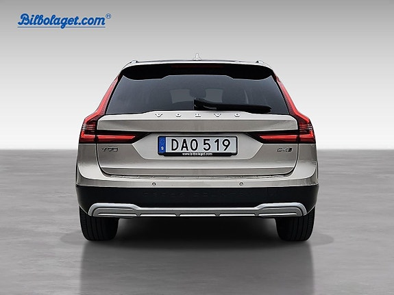Volvo V90 Cross Country 7 of 13