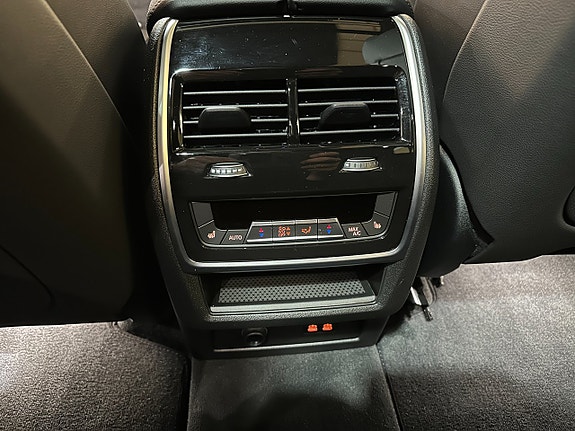 BMW X5 4 of 5