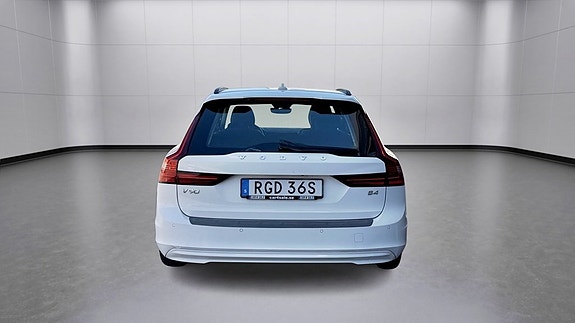 Volvo V90 4 of 22