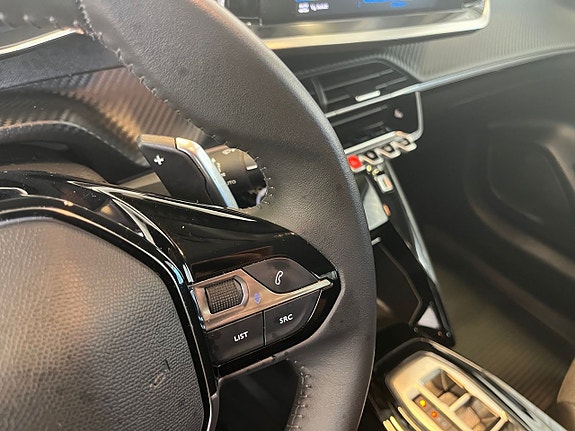 Peugeot 208 23 of 26