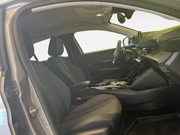 Peugeot 208 16 of 26