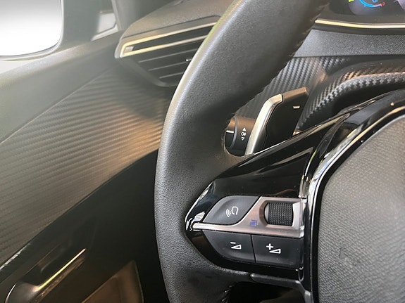 Peugeot 208 24 of 26