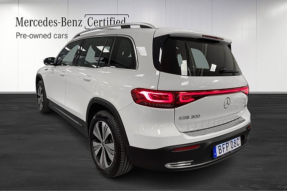 Mercedes-Benz EQB300 4 of 5