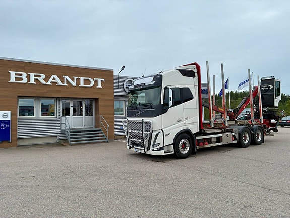 Volvo FH16 750 timmerbil med kran