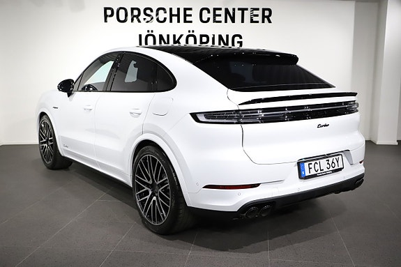 Porsche Cayenne 3 of 5