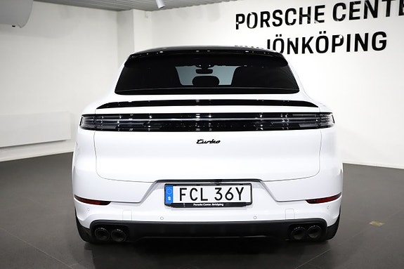 Porsche Cayenne 4 of 5