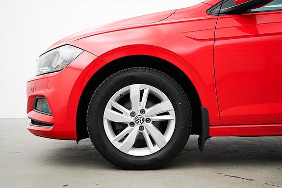 Volkswagen Polo 2 of 5