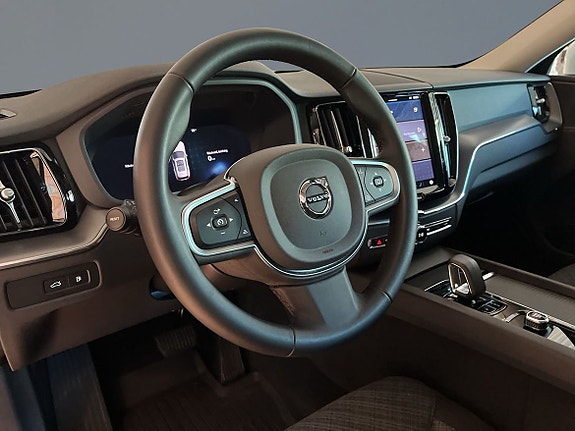 Volvo XC60 5 of 15