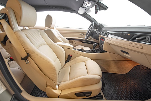 BMW 325i 18 of 28