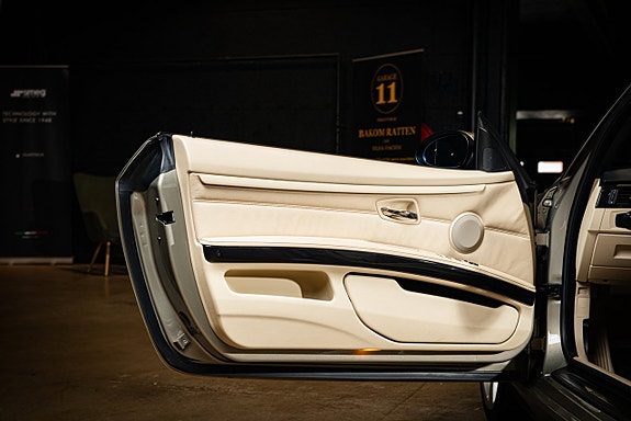 BMW 325i 13 of 28