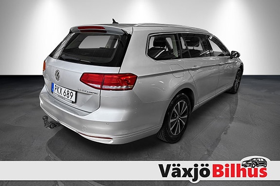 Volkswagen Passat 2 of 5