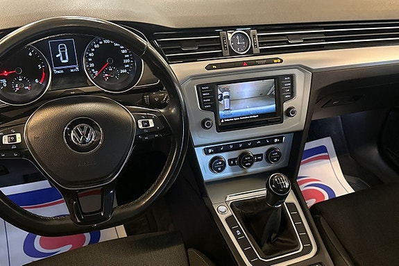 Volkswagen Passat 5 of 5
