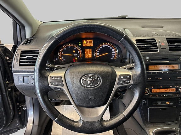 Toyota Avensis 11 of 22