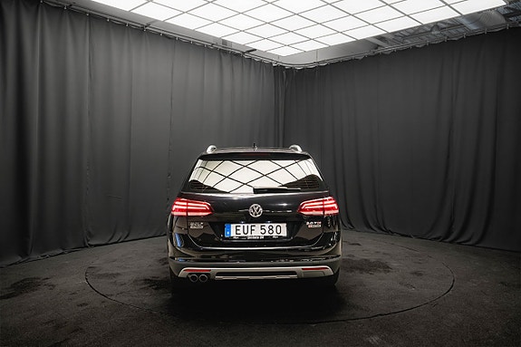 Volkswagen Golf Alltrack 8 of 22