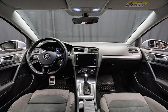 Volkswagen Golf Alltrack 14 of 22