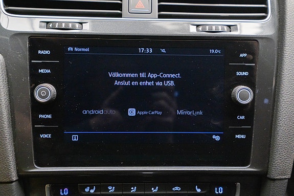 Volkswagen Golf Alltrack 16 of 22