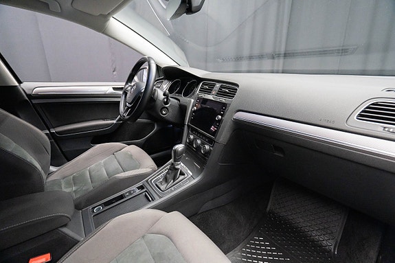Volkswagen Golf Alltrack 12 of 22