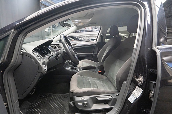 Volkswagen Golf Alltrack 17 of 22
