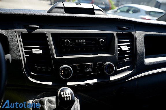 Ford Transit Custom 14 of 16