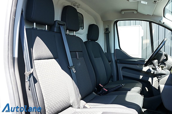 Ford Transit Custom 12 of 16