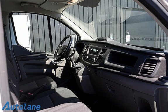 Ford Transit Custom 10 of 16