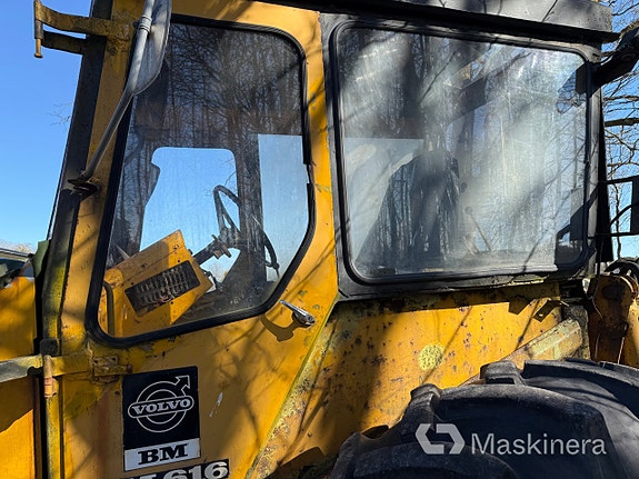 Traktorgrävare Volvo BM GM 616 + Tillbehör 9 of 27