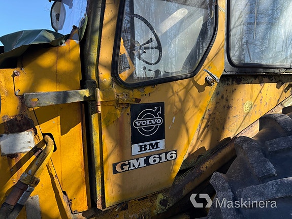 Traktorgrävare Volvo BM GM 616 + Tillbehör 10 of 27