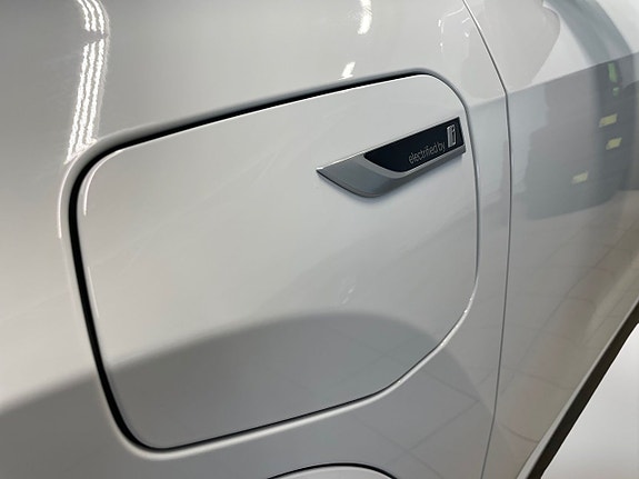 BMW X1 20 of 21