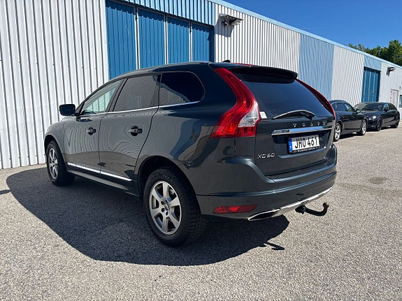 Volvo XC60 7 of 15