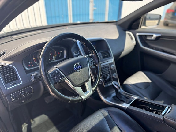Volvo XC60 9 of 15