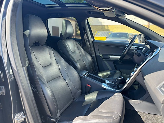 Volvo XC60 13 of 15