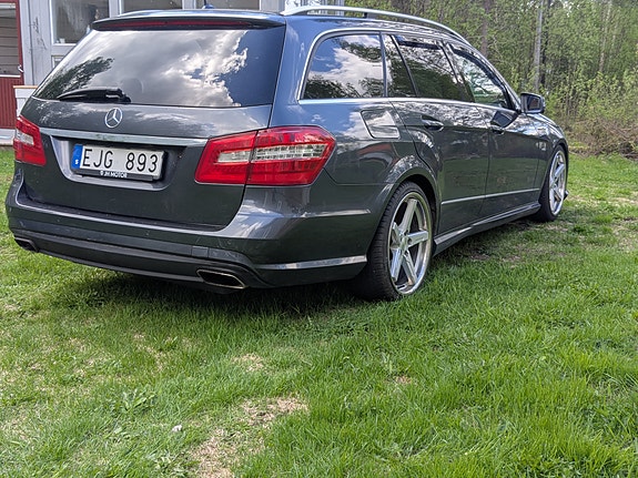 Mercedes-Benz E350 2 of 5