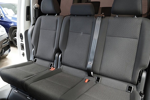Volkswagen Caddy Maxi 12 of 26