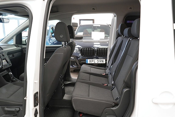 Volkswagen Caddy Maxi 10 of 26